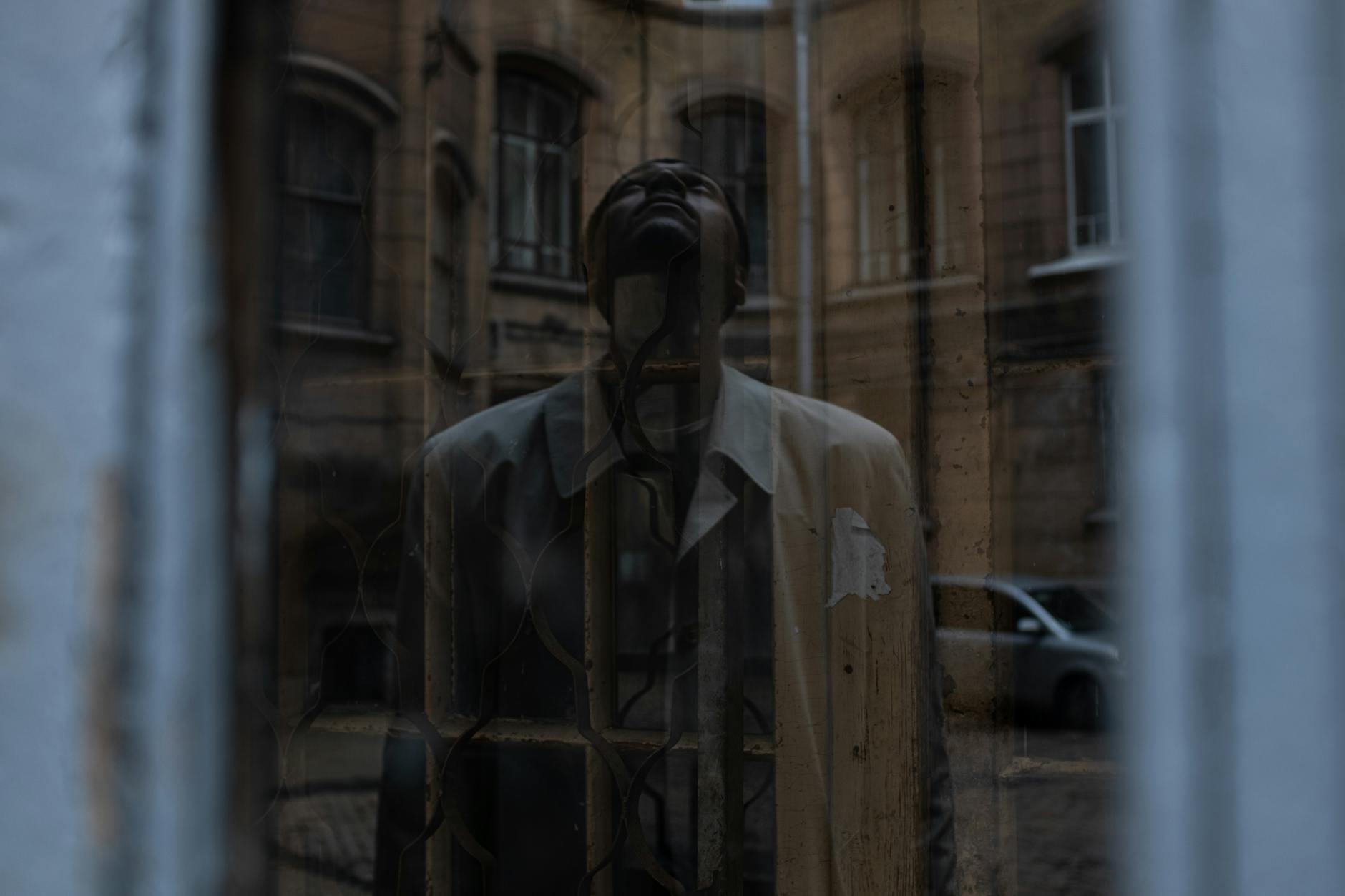 Originea și evoluția expresiei  LOL  în cultura digitală.